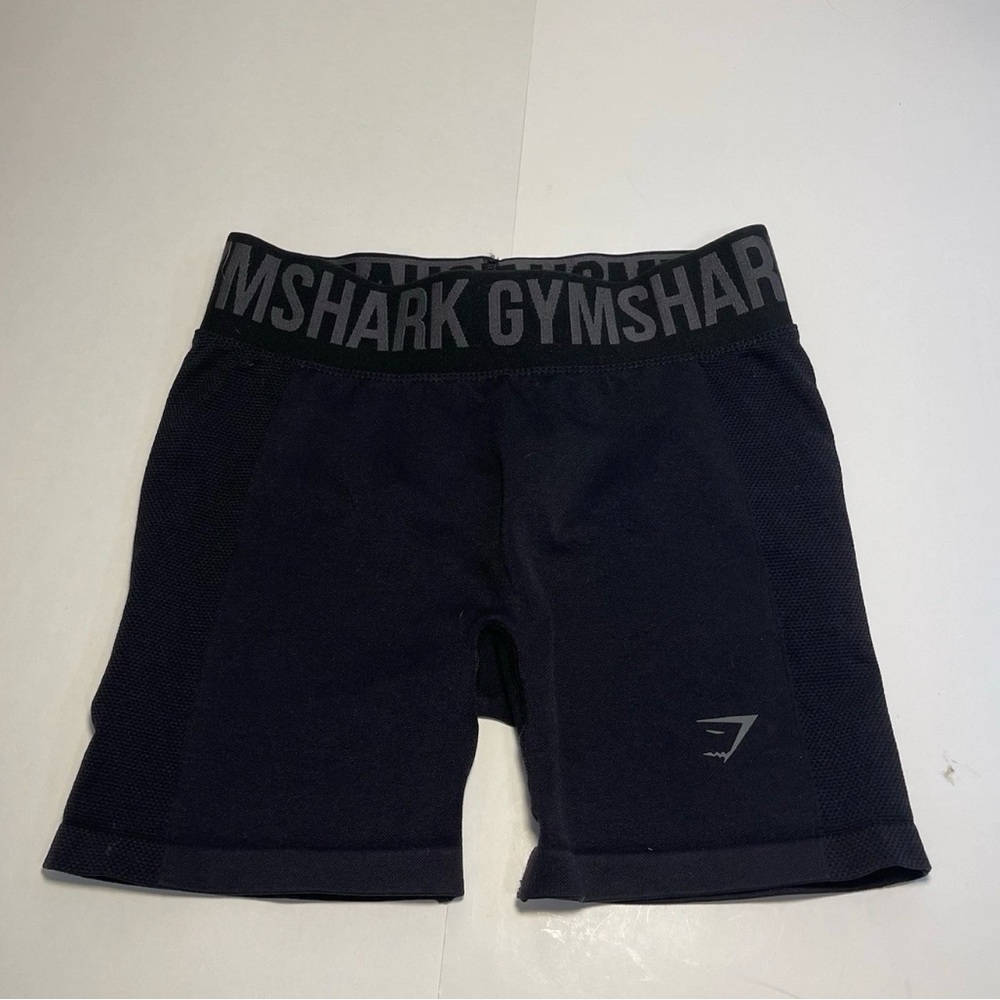 Gymshark‎ Bike Shorts Women XS Spell-Out Pull-On Black Fitted Nylon Sports
